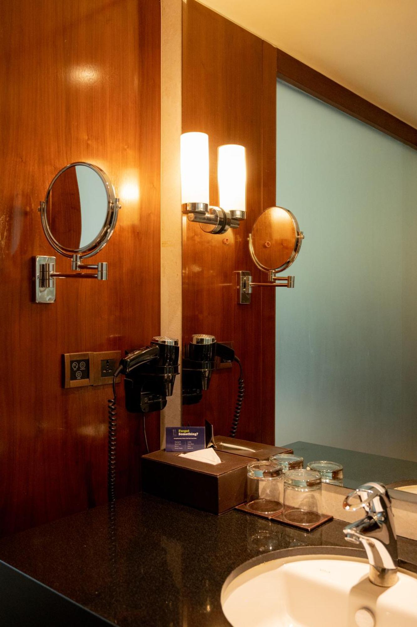 Doubletree By Hilton-Pune Chinchwad Pimpri-Chinchwad Exterior photo