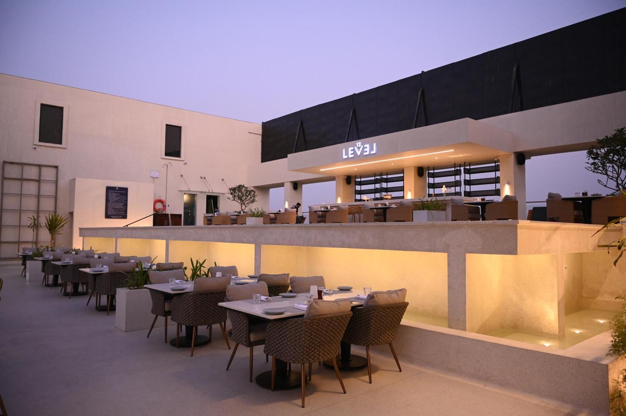 Doubletree By Hilton-Pune Chinchwad Pimpri-Chinchwad Exterior photo