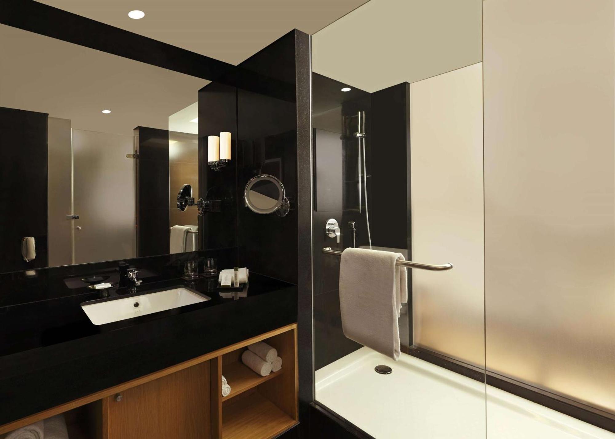 Doubletree By Hilton-Pune Chinchwad Pimpri-Chinchwad Exterior photo